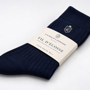 Club Socks No. 1 in Navy Blue, gefaltet mit Banderole, gesticktes Locher & Landwehr Wappen