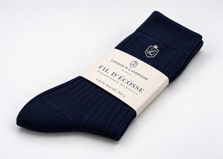Club Socks No. 1 in Navy Blue, gefaltet mit Banderole, gesticktes Locher & Landwehr Wappen